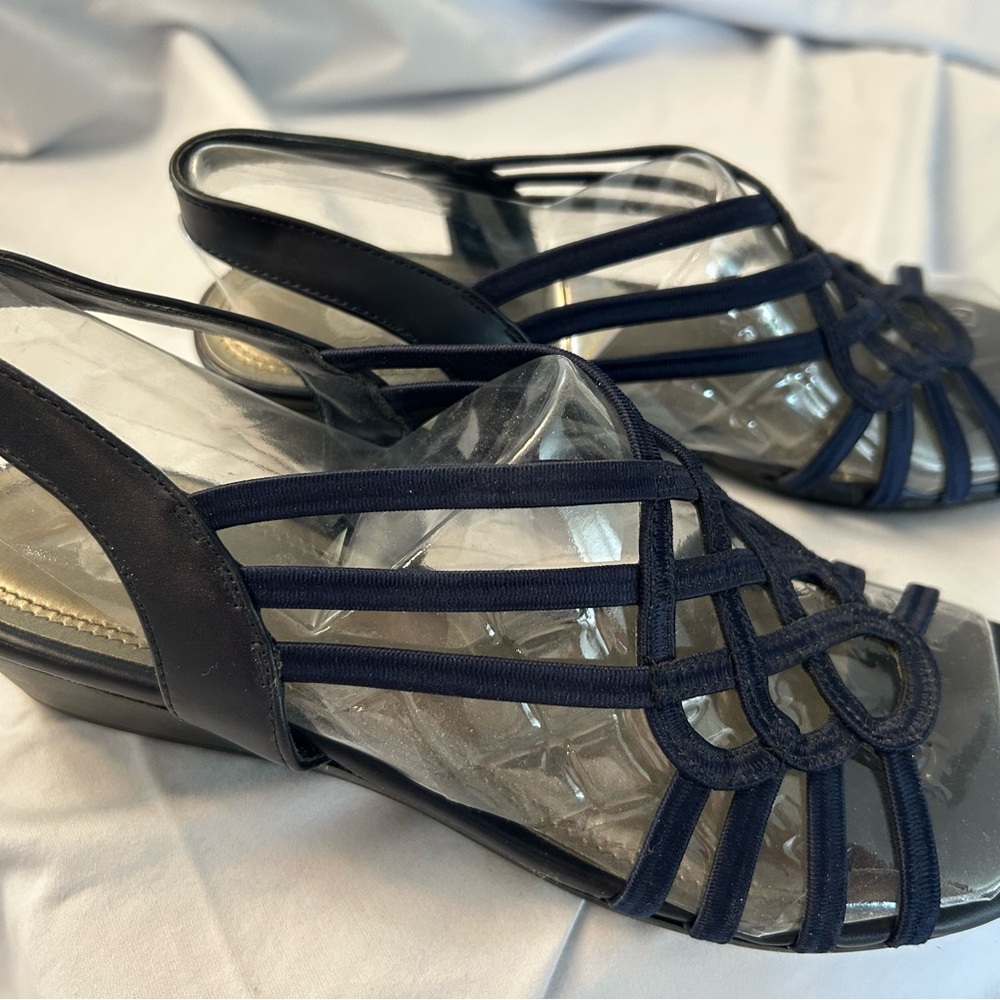 Elegant Navy Strappy Sandals Size 8M. wedge heel stretchy straps - Picture 3 of 13